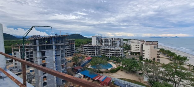 construction work at Las Olas