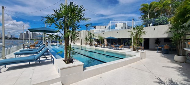 Ocean reef amenities, swimming pool in front of Blu restaurant